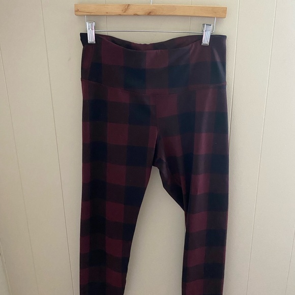 Old Navy active plaid leggings - Picture 5 of 5